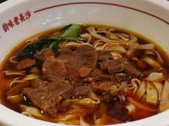 招牌红烧牛肉面-呷佬·长沙手工米粉(金沙江路店)