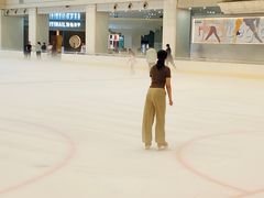-冰纷万象滑冰场(深圳万象城店)