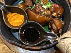 个旧烤猪蹄-云海肴·云南小炒·汽锅鸡(天津国金汇店)