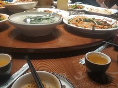 -老滇山寨•云南特色菜•地方菜•民族风情歌舞表演(金碧店)