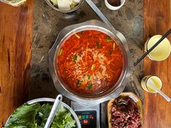 -黄利砖万峰林布依特色酸笋牛肉馆