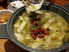 -渝是乎酸菜鱼(龙旗购物中心店)