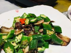秋葵炒腊肉-佳兰雅序融合菜(高新店)