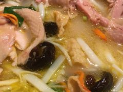 -刀小蛮半只鸡过桥米线(家乐福四元桥店)