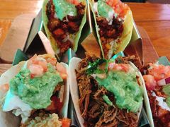 鲜虾牛油果塔塔-Famous肥猫墨西哥音乐餐吧(五棵松华熙LIVE店)