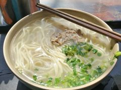 猪肘汤面-亮亮面馆(经六路店)