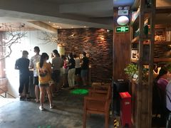 等位区-牛德亨臻牛潮汕火锅(万邦时代店)