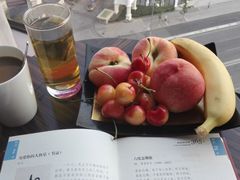 房间的读物，很好的休憩时光-北京丽晶酒店