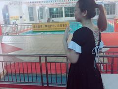 -领晟体育蓝天花园室内游泳馆