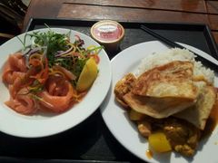 煙熏三文魚，咖喱雞肉飯送哈根達斯-湾景餐厅(海洋公园店)
