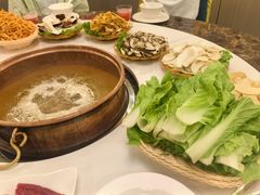 -菌海森林·非遗野生菌火锅(西山区滇池路摩根道店)
