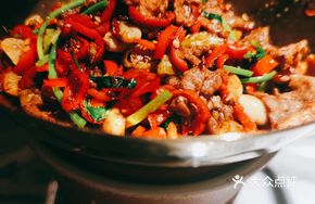 Dry Pot Stir-fried Yellow Beef