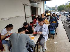 -明记砂煲美食(人民北路四十号大院店)