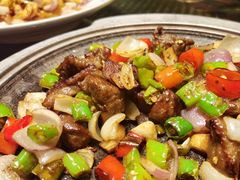 石板葱蒜爆羊肩-运·中餐厅(成都华尔道夫酒店)