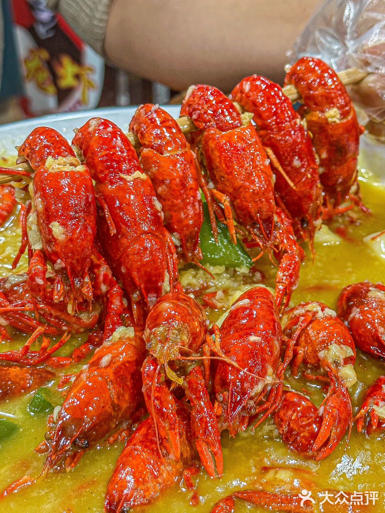 🔥段氏龙虾·大连路店夜宵新宠，美味不容错过！🦞