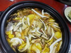 -菌之家·专业纯野生菌火锅·特色炒菌