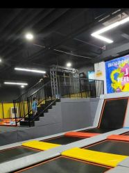 -蹦贝运动中心·蹦床·攀岩·闯关(龙岗店)