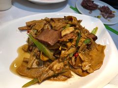 青城山腊肉炒黄庆笋-峨嵋酒家总店(车公庄店)