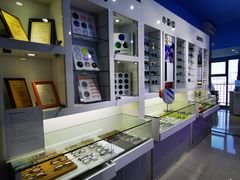 -提一眼镜·蔡司·依视路(小寨店)