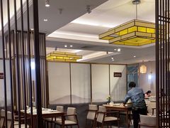 -满江红四季餐厅 · 国家五钻级酒家(新纪元大酒店店)
