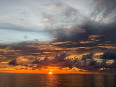 -Sunset Bar(丹绒亚路香格里拉店)