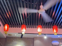 -爆炸头阿姨小四川正宗川味小吃(无任何分店)