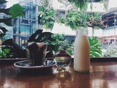 -ROAST coffee & eatery