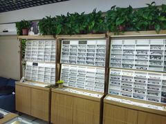 -视野联行眼镜·蔡司·控优点授权(长白万象汇店)