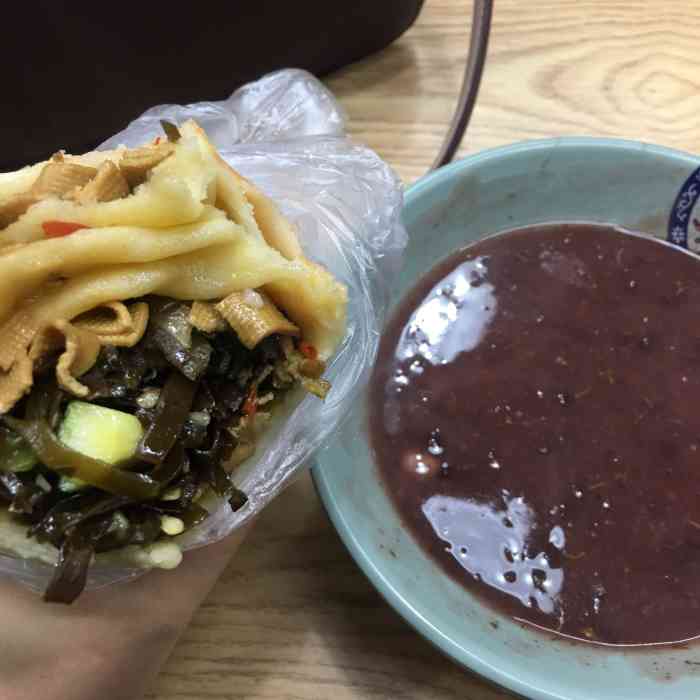 老街口齐胜-"联家超市周边吃的太少了逛完超市在周边转.