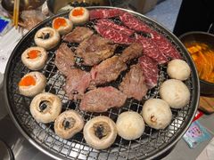 -草家酱蟹炭火烤肉店(珲春南路一店)