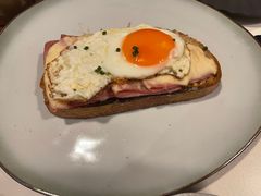 -潮一不贰·法式甜品·生日蛋糕·西式简餐(外滩店)