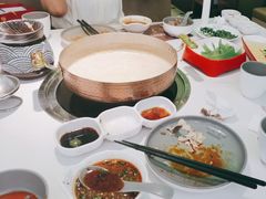-洪氏嗨捞·广东猪肚鸡·椰子鸡火锅(西咸万象城店)