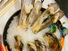 -鲜入围煮花胶鸡海鲜火锅