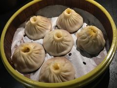 蟹粉小笼包-老头儿油爆虾·知味杭州(爱琴海购物中心)