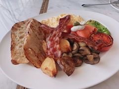 -ROAST coffee & eatery