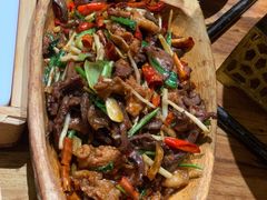 -老滇山寨•云南特色菜•地方菜•民族风情歌舞表演(金碧店)