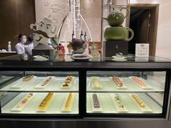 面包甜点陈列柜-索菲特酒店 · 云尚天际自助餐厅