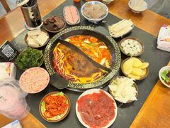 -重庆川渝肥妹火锅