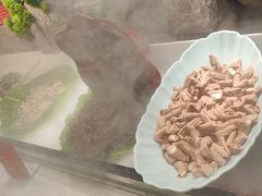 -四囍码头海鲜烧烤自助火锅(外滩南京东路悦荟广场店)