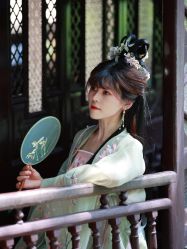 -一揽芳华汉服旗袍体验馆(拙政园店)