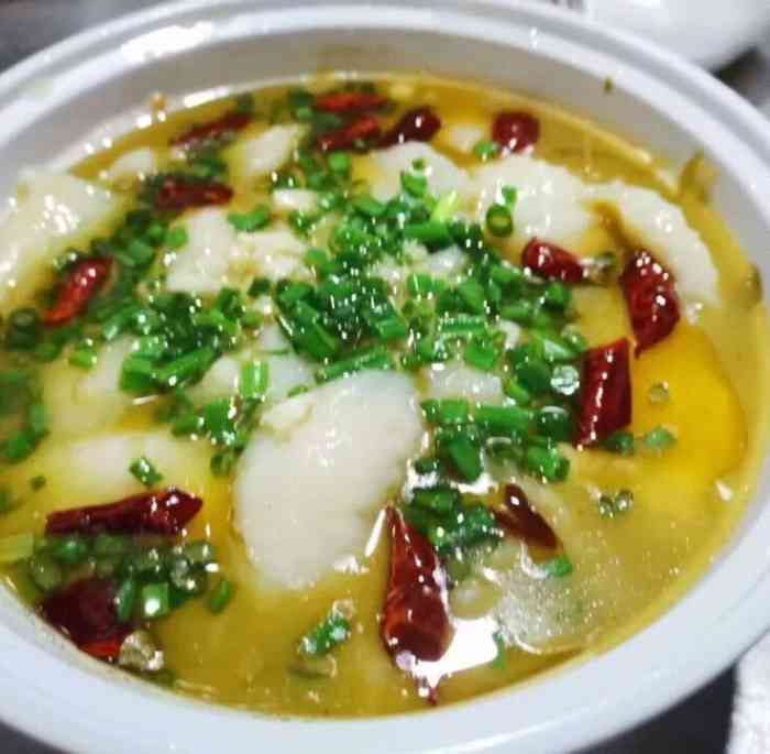 董小姐小份酸菜鱼-"可能是吃过了别家这种单人份的鱼,这家送来.