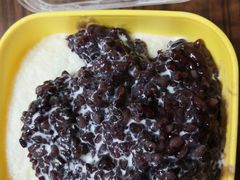 白雪黑糯米-美肴冰品·汉堡·牛腩饭(总店)