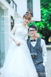 -现代经典婚纱摄影