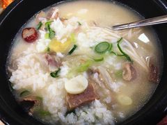 牛肉汤泡饭-神仙雪浓汤(弘大店)
