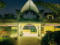 -茅草房·河畔园林火锅