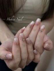 -花岐款式专研健康美甲沙龙