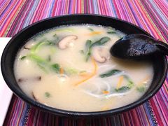 -香巴拉云南餐厅(华莱坞店)