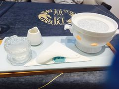 -燕庭·纯燕窝·甜品下午茶(南京西路店)
