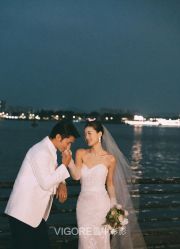 -雪中彩影婚纱摄影·微光艺术中心