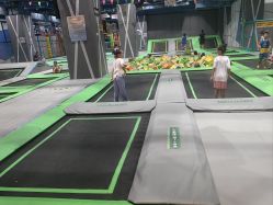 -反弹蹦床公园·亲子乐园·团建·派对(尚品奥莱店)